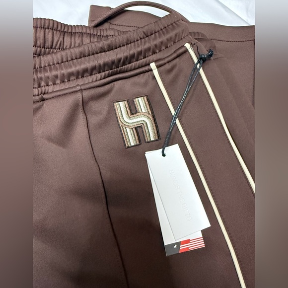 Elegant Brown Joggers with Cream Accents - Picture 7 of 7